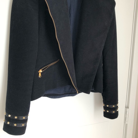 Black Jacket - Picture 7 of 7